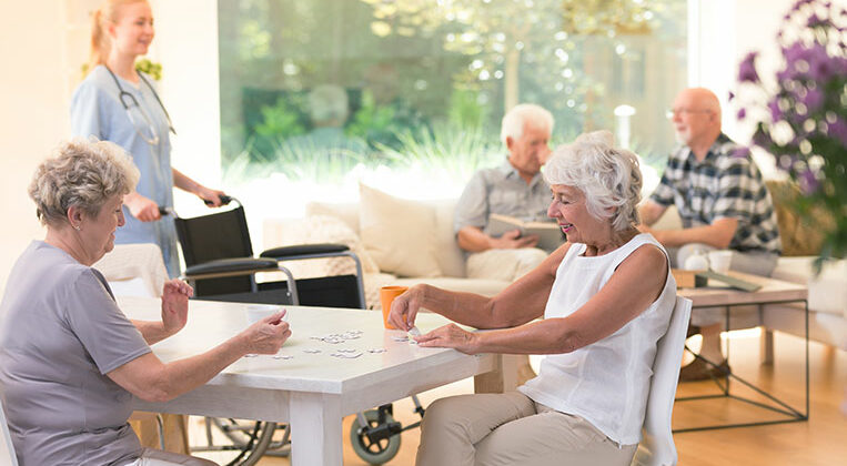 3 Factors to Consider While Choosing a Senior Living Facility