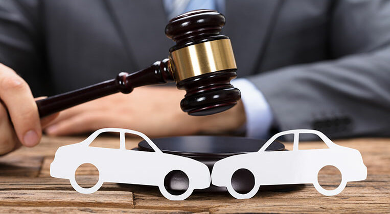 3 Reasons to Hire an Auto Accident Lawyer