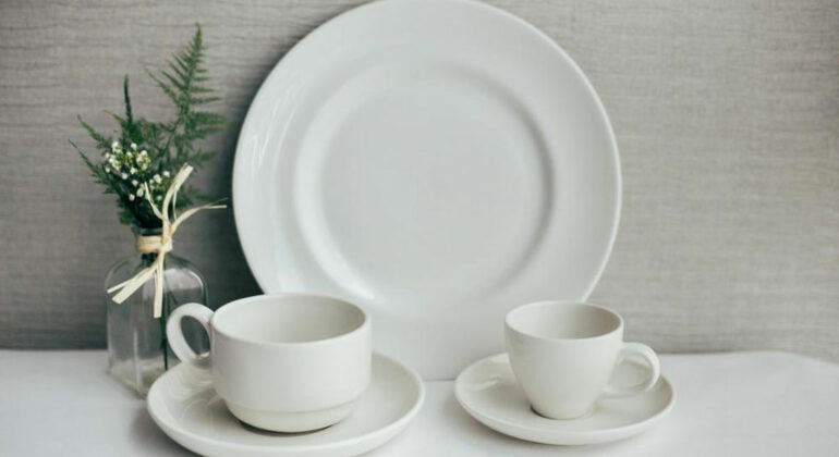 Different types of dinnerware sets