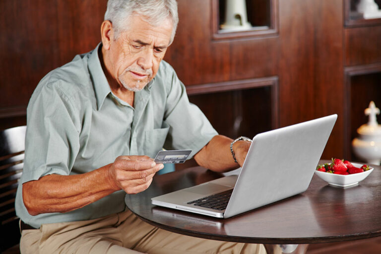 Top 8 Senior-friendly Credit Cards and Their Benefits