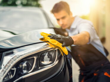 8 common mistakes to avoid while washing a car