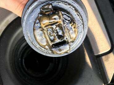 9 common oil change mistakes car owners must avoid