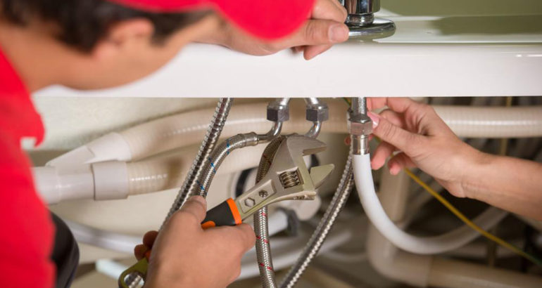 5 factors to be taken care of before hiring plumbing services