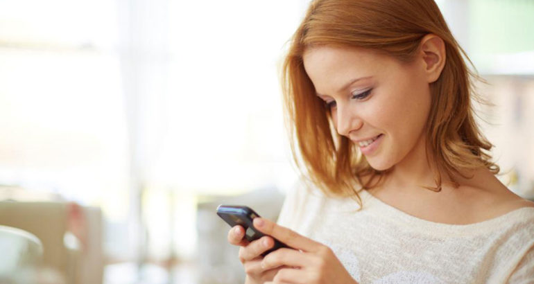How smartphones play a role in mobile commerce