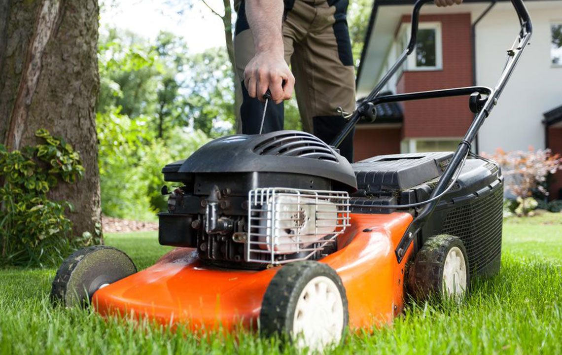 4 easy steps to maintain your lawn mower