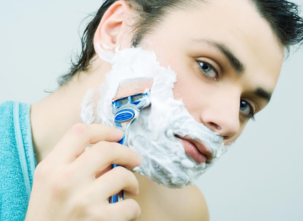 Let the morning ritual get comfortable with the best razors for men