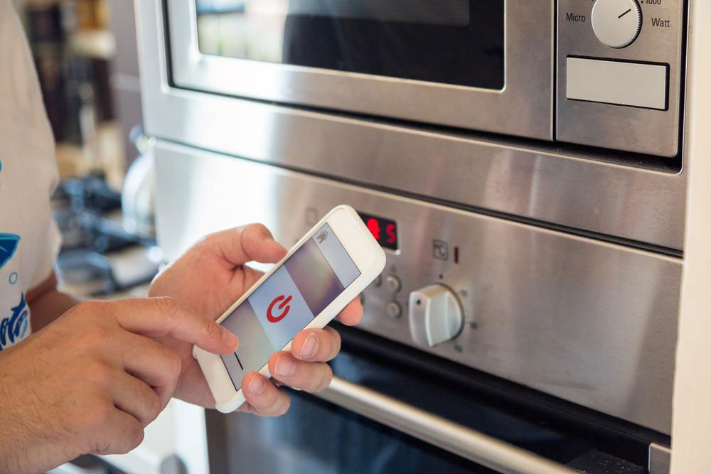Smart cooking appliances for convenient cooking