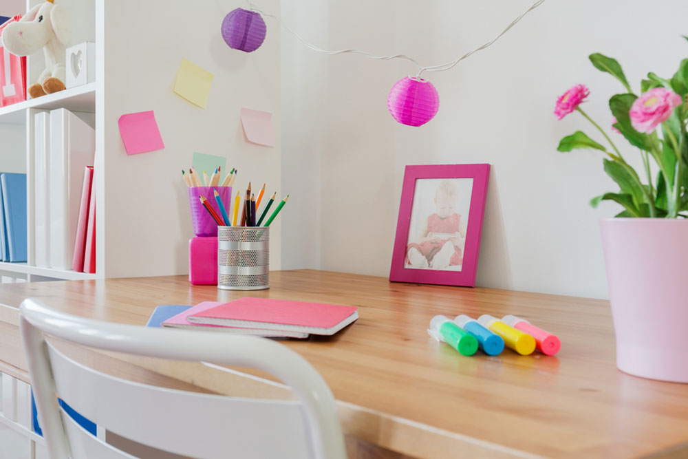 Tips on choosing the right desk for your kids