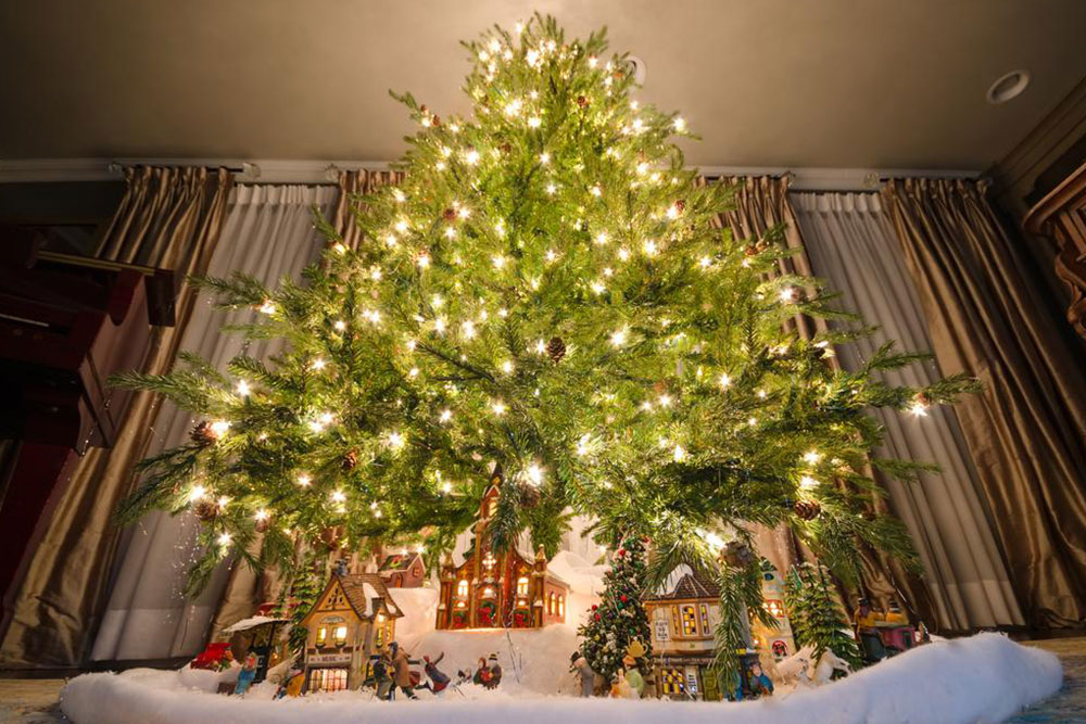 Why people prefer using artificial Christmas trees over real ones?